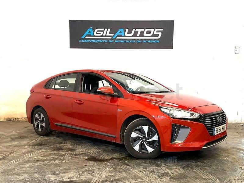 Usado Hyundai Ioniq 141 CV (103 kW) 2017 Granate Utilitario