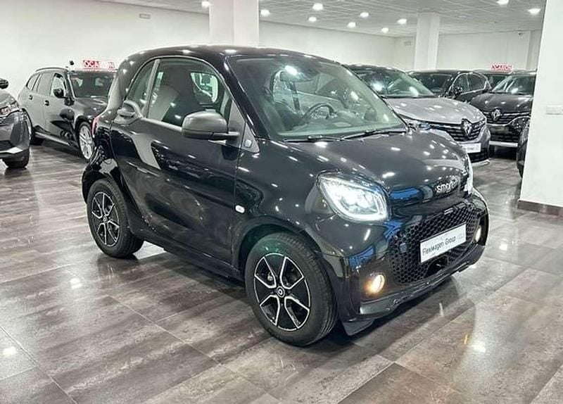 Usado Smart ForTwo Coupé 60 kW (82 CV) 2022 Negro Utilitario