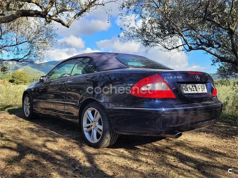 Usado Mercedes CLK280 Avantgarde 231 CV (169 kW) 2007 Azul Descapotable