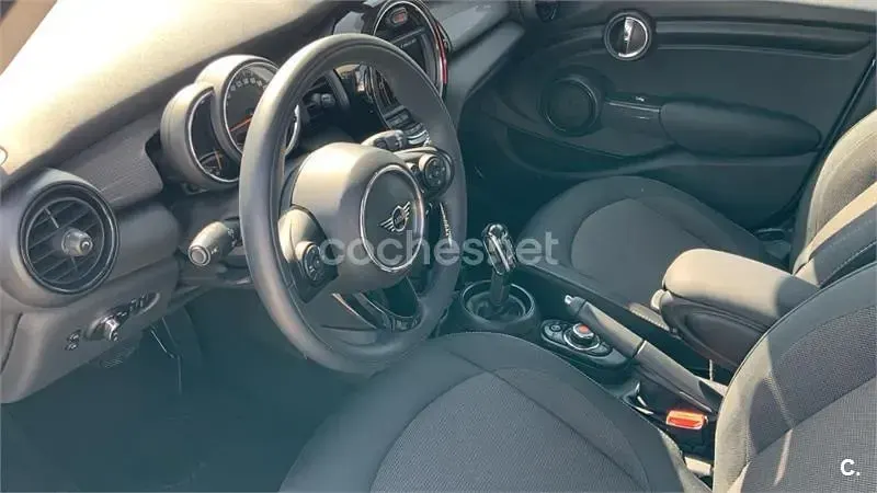 Usado Mini Cooper 136 CV (100 kW) 2019 Beige Utilitario