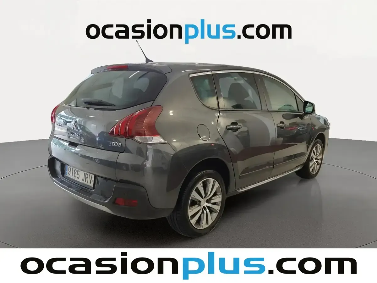 Usado Peugeot 3008 Style 120 CV (88 kW) 2016 Gris Monovolumen