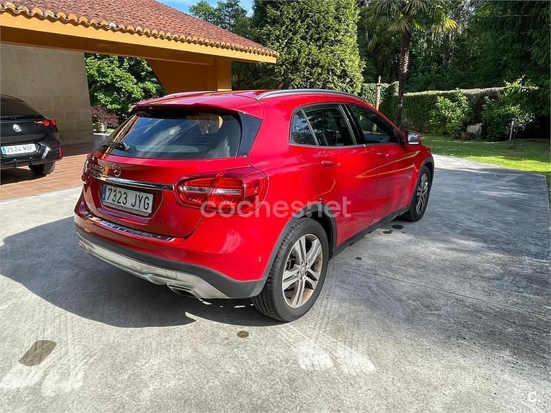 Usado Mercedes GLA200 Urban 136 CV (100 kW) 2017 Rojo SUV