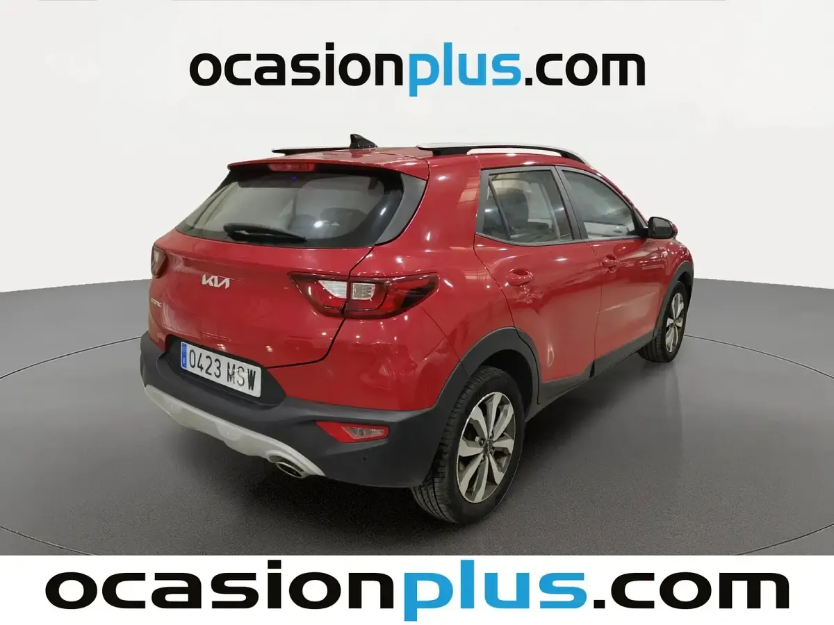 Usado Kia Stonic 101 CV (74 kW) 2024 Rojo SUV