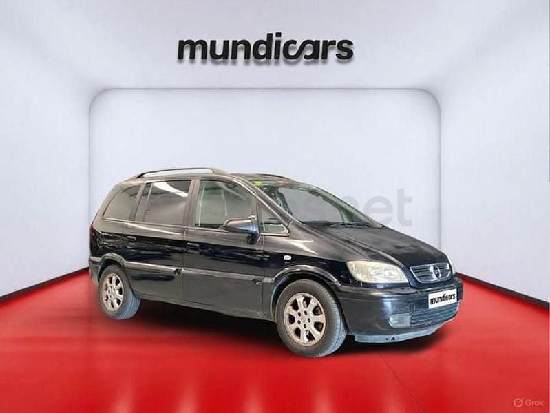 Usado Opel Zafira Elegance 101 HP (74 kW) 2004 Preto Monovolume