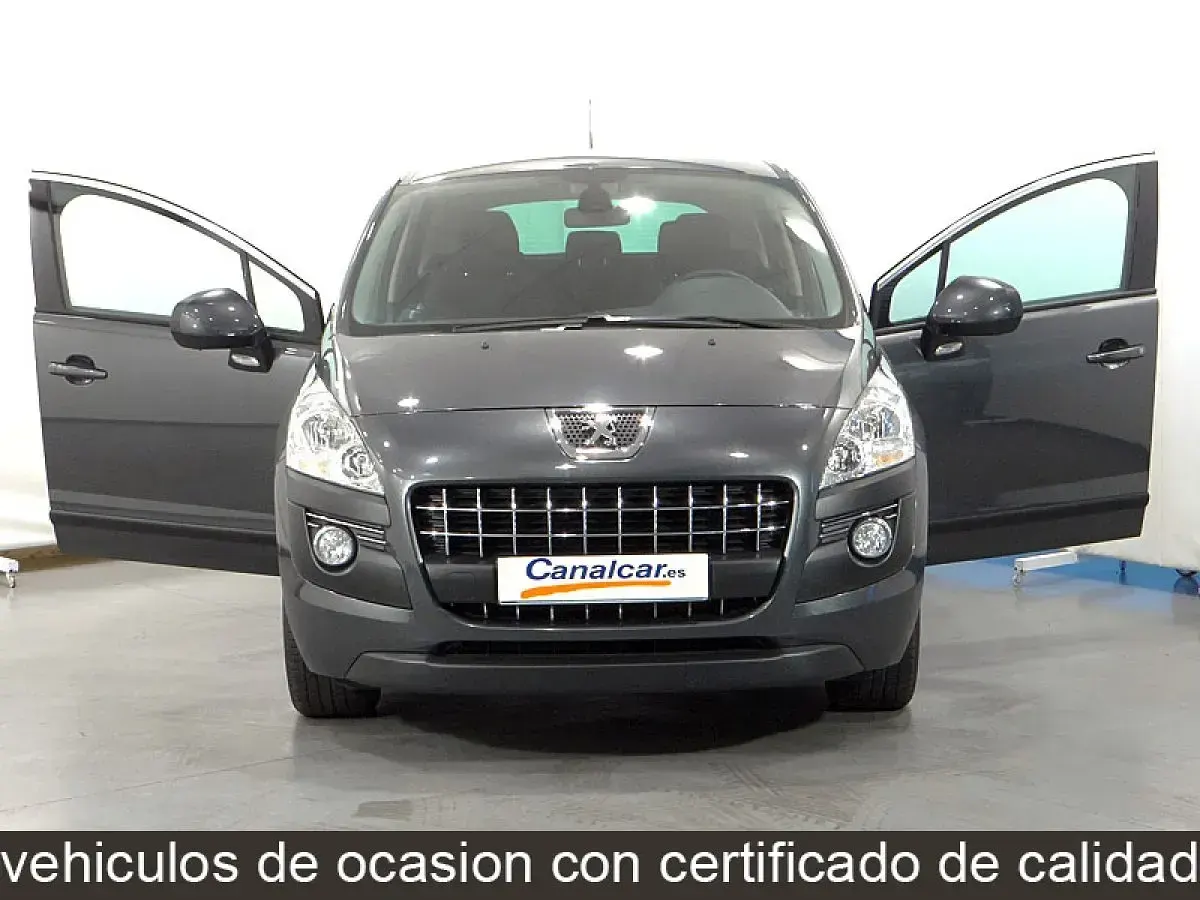 Usado Peugeot 3008 120 CV (88 kW) 2010 Gris Familiar