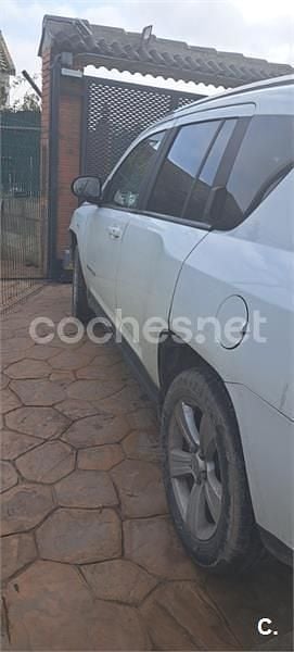 Usado Jeep Compass Sport 136 CV (100 kW) 2012 Blanco SUV