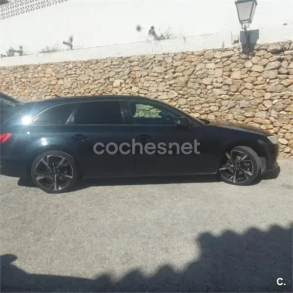 Usado Audi A4 Advanced 150 CV (110 kW) 2017 Negro Familiar