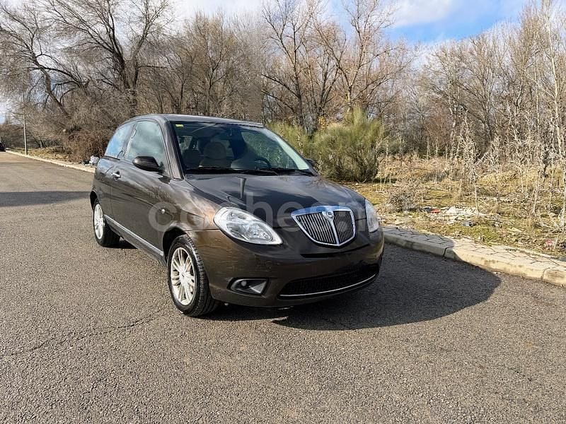 Usado Lancia Ypsilon 90 CV (66 kW) 2008 Marrón Utilitario