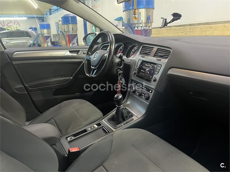 Blanco Usado 2015 VW Golf VII Advance Berlina | 9999 € (Super precio) - Imagen 1/4