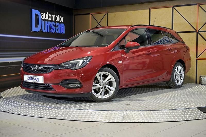 Usado Opel Astra GS Line 122 CV (89 kW) 2021 Rojo Familiar
