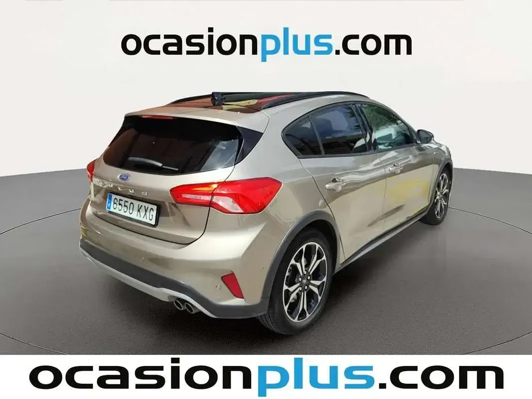 Usado Ford Focus Active 125 CV (91 kW) 2019 Gris Utilitario