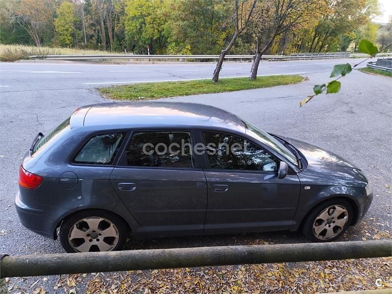 Gris / plata Usado 2006 Audi A3 Ambition Berlina | 3500 € (Buen precio) - Imagen 1/4