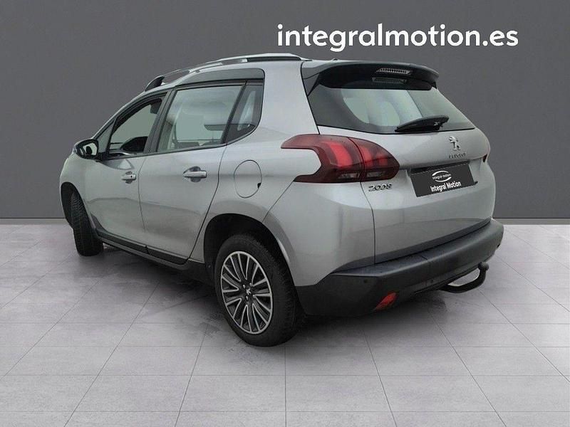 Usado Peugeot 2008 Active 102 CV (75 kW) 2019 Gris SUV