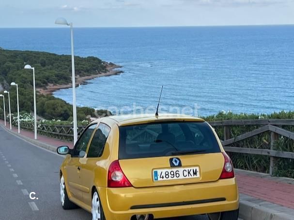 Amarillo Usado 2003 Renault Clio II Berlina | 6200 € - Imagen 1/3