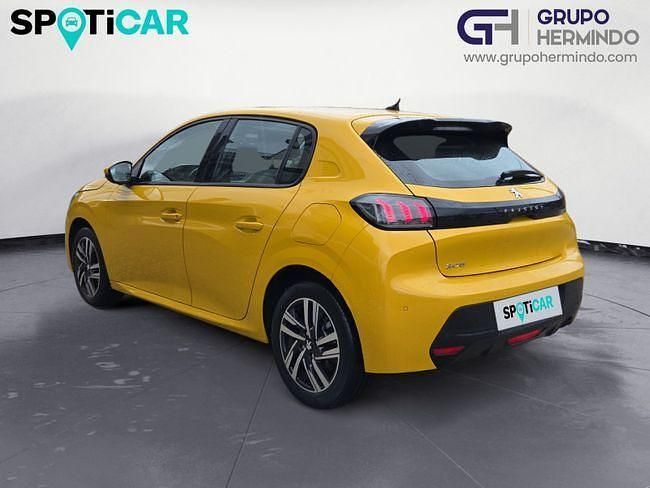 Usado Peugeot 208 Allure 100 CV (73 kW) 2020 Amarillo Utilitario