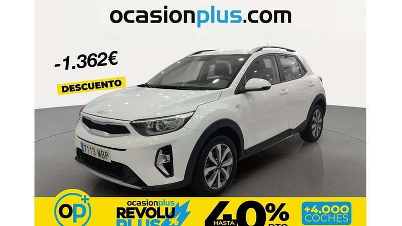 Usado Kia Stonic 84 CV (61 kW) 2022 Blanco SUV