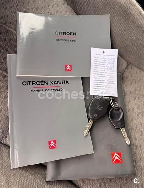 Usado Citroën Xantia 90 CV (66 kW) 1998 Azul Berlina