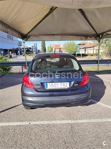 Usado Peugeot 207 90 CV (66 kW) 2007 Negro Berlina