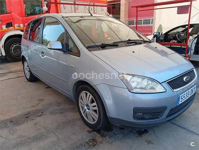 Usado Ford Focus Ghia 136 CV (100 kW) 2005 Azul Berlina