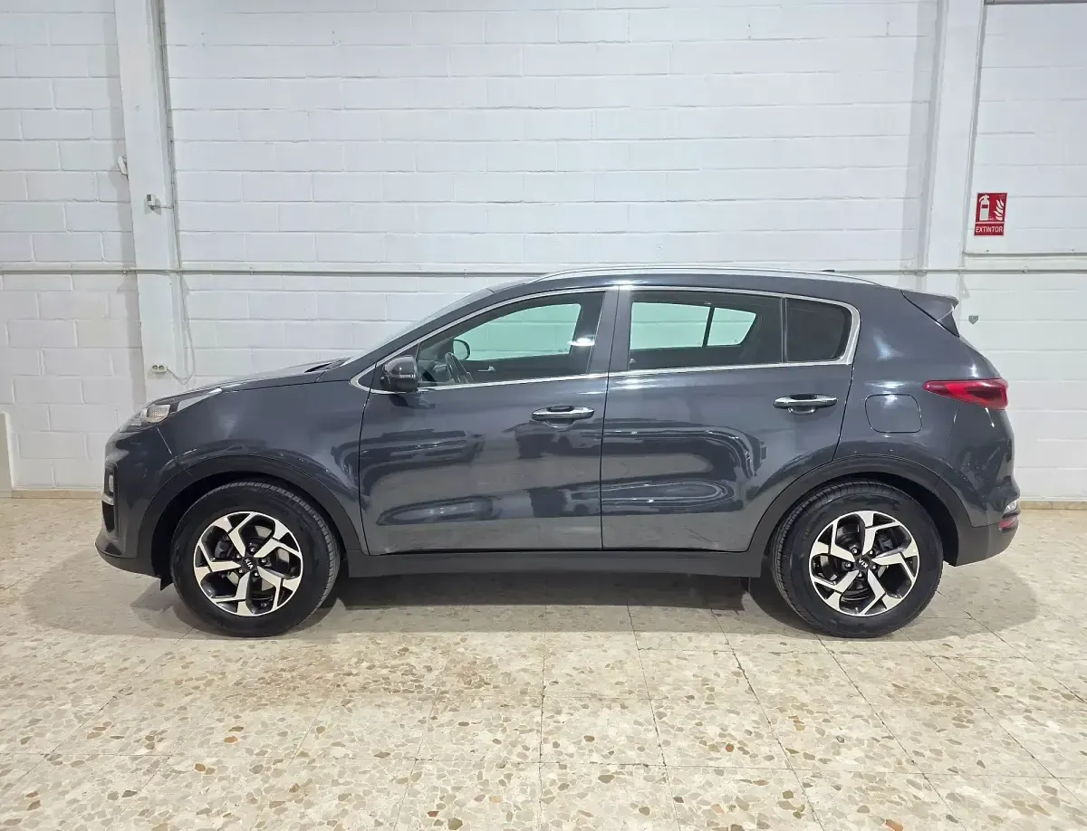 Usado Kia Sportage 116 CV (85 kW) 2021 Gris SUV