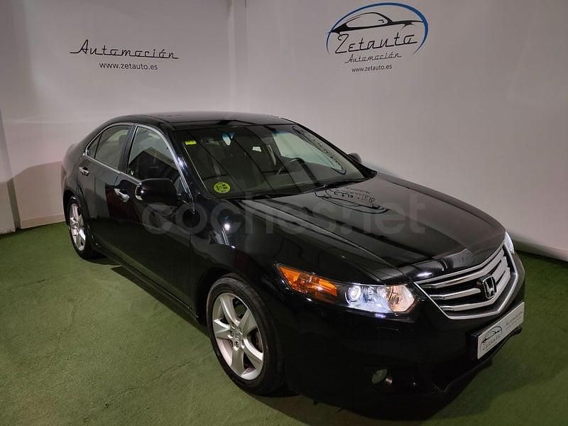 Usado Honda Accord Luxury 150 CV (110 kW) 2014 Negro Berlina
