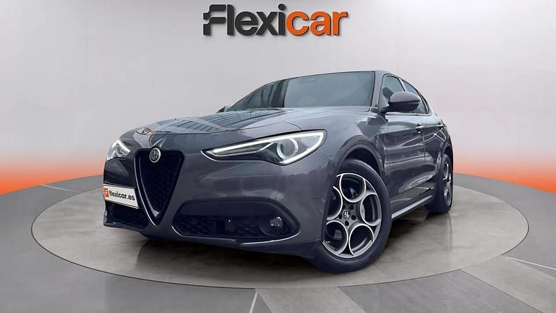 Usado Alfa Romeo Stelvio Competizione 160 CV (117 kW) 2022 Gris SUV