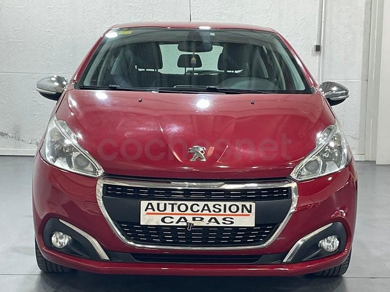 Usado Peugeot 208 Allure 100 CV (73 kW) 2016 Granate Utilitario