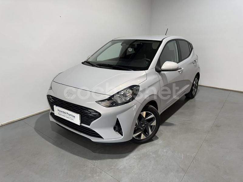 Gris / plata Usado 2024 Hyundai i10 Utilitario | 15.900 € (Precio justo) - Imagen 1/4