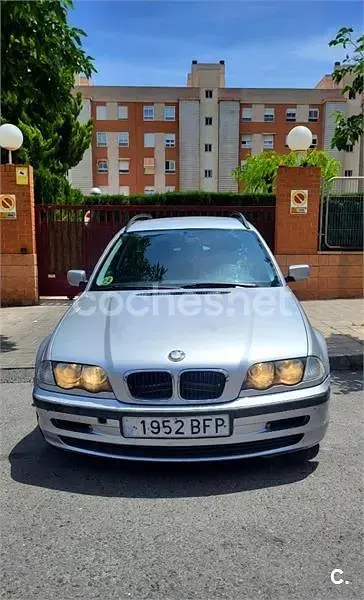 Usado BMW 318 118 CV (86 kW) 2001 Gris / plata Familiar