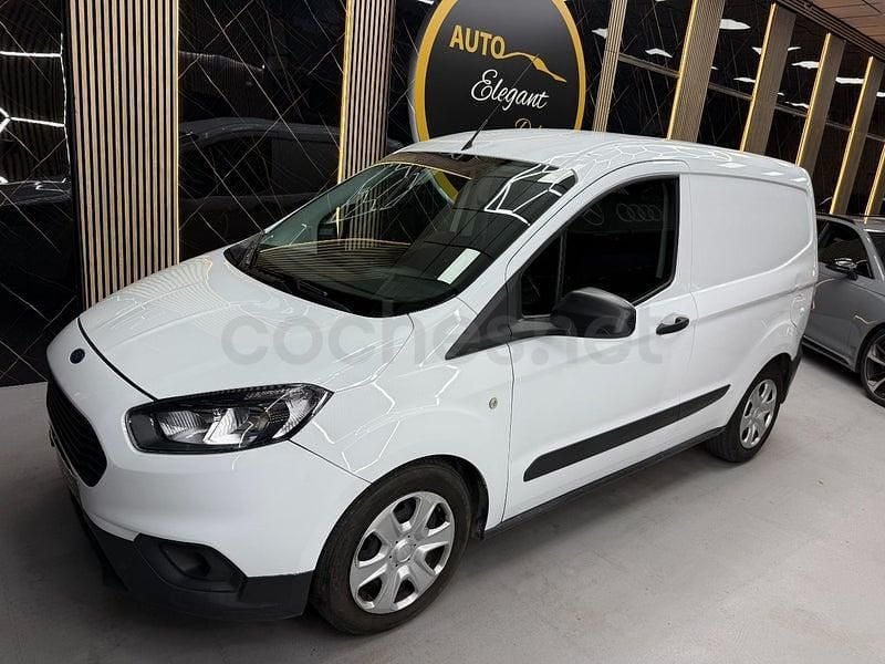Usado Ford Tourneo Courier Sport 100 CV (73 kW) 2021 Blanco Monovolumen