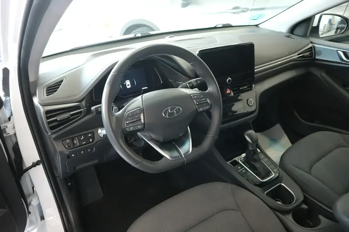 Usado Hyundai Ioniq 141 CV (103 kW) 2020 Blanco Utilitario