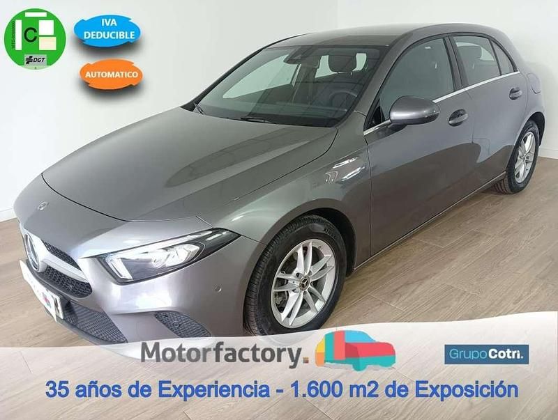 Usado Mercedes A180 116 CV (85 kW) 2022 Gris Utilitario