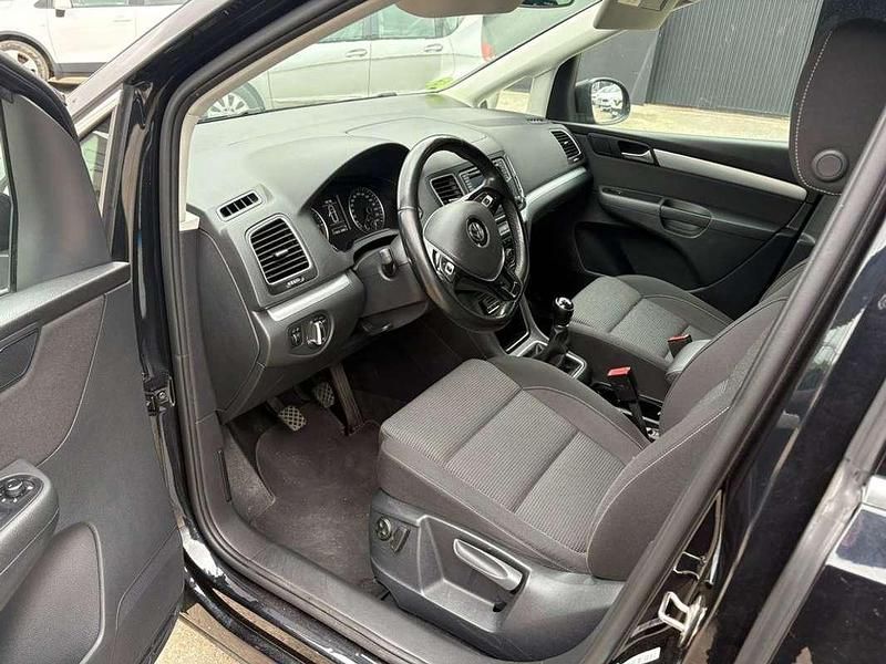 Usado VW Sharan Advance 150 CV (110 kW) 2016 Negro Monovolumen