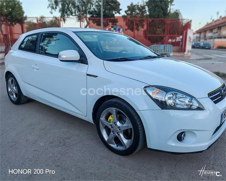 Usado Kia ProCeed 115 CV (84 kW) 2010 Blanco Utilitario