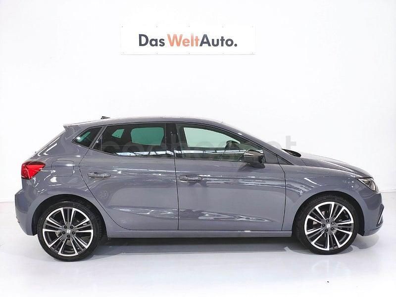 Usado Seat Ibiza FR 150 CV (110 kW) 2024 Gris / plata Berlina
