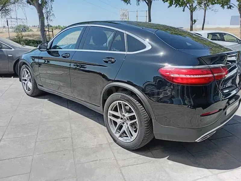 Usado Mercedes GLC220 170 CV (125 kW) 2017 Negro SUV