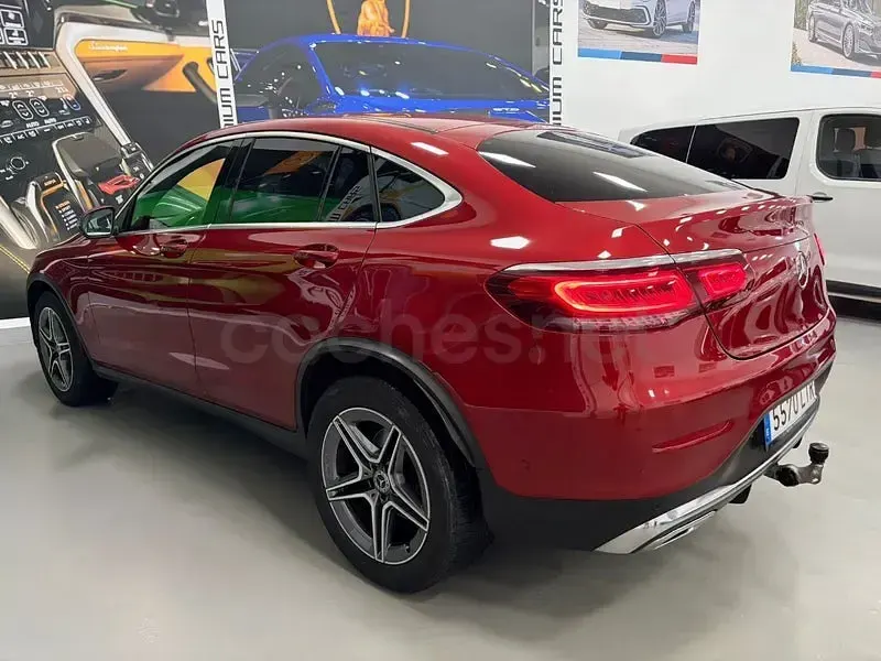 Usado Mercedes GLC220 194 CV (142 kW) 2022 Granate SUV