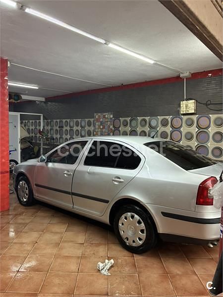 Usado Skoda Octavia 105 CV (77 kW) 2004 Gris / plata Berlina