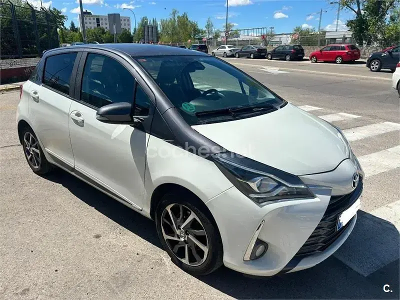 Usado Toyota Yaris 111 CV (81 kW) 2019 Blanco Berlina
