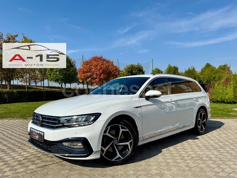 Blanco Usado 2021 VW Passat R-line Familiar | 18.900 € (Un poco caro) - Imagen 1/4