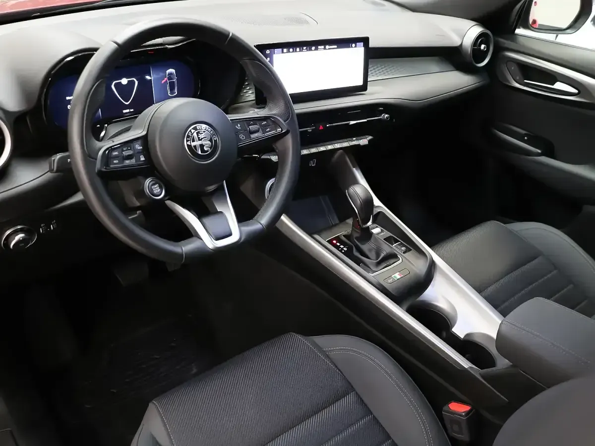 Usado Alfa Romeo Tonale Sprint 130 CV (95 kW) 2023 Rojo SUV