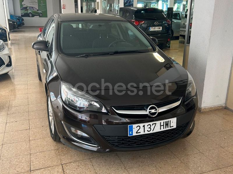 Marrón Usado 2014 Opel Astra Business Berlina | 8900 € (Caro) - Imagen 1/4