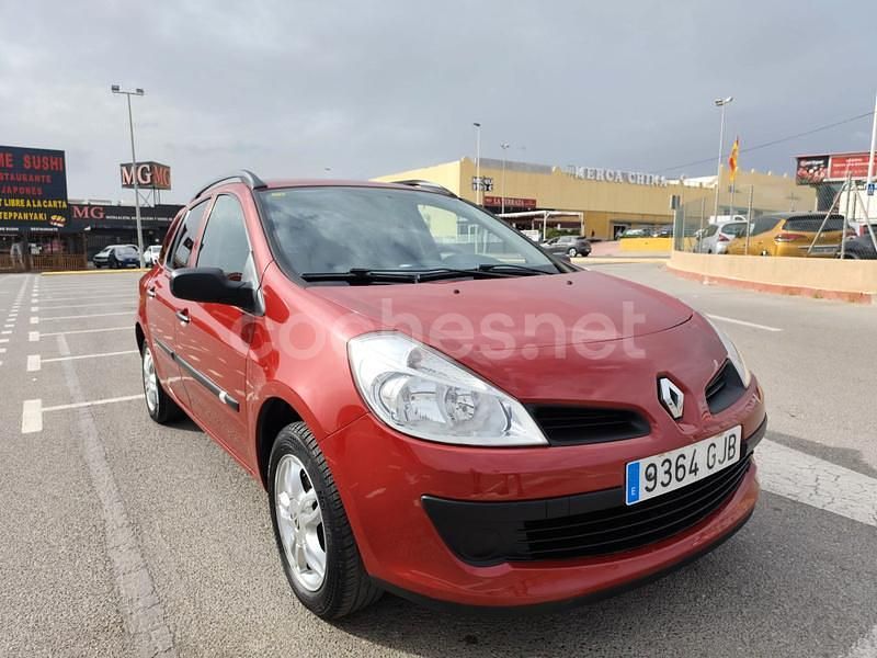Granate Usado 2008 Renault Clio GrandTour Authentique Familiar | 5950 € (Un poco caro) - Imagen 1/4