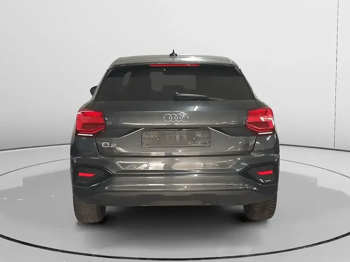 Usado Audi Q2 Advanced 150 CV (110 kW) 2023 Gris SUV