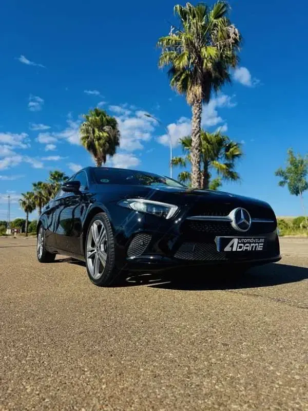Usado Mercedes GLA180 136 CV (100 kW) 2021 Negro SUV