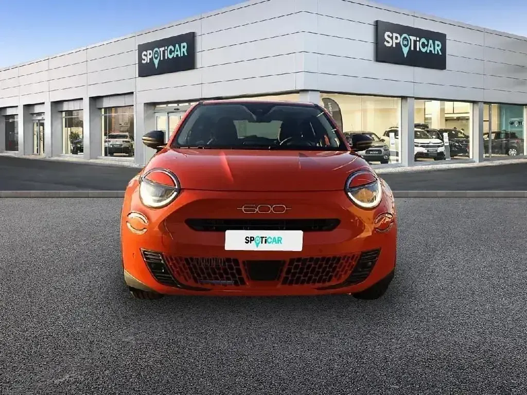 Nuevo Fiat 600 100 CV (73 kW) 2025 Naranja SUV