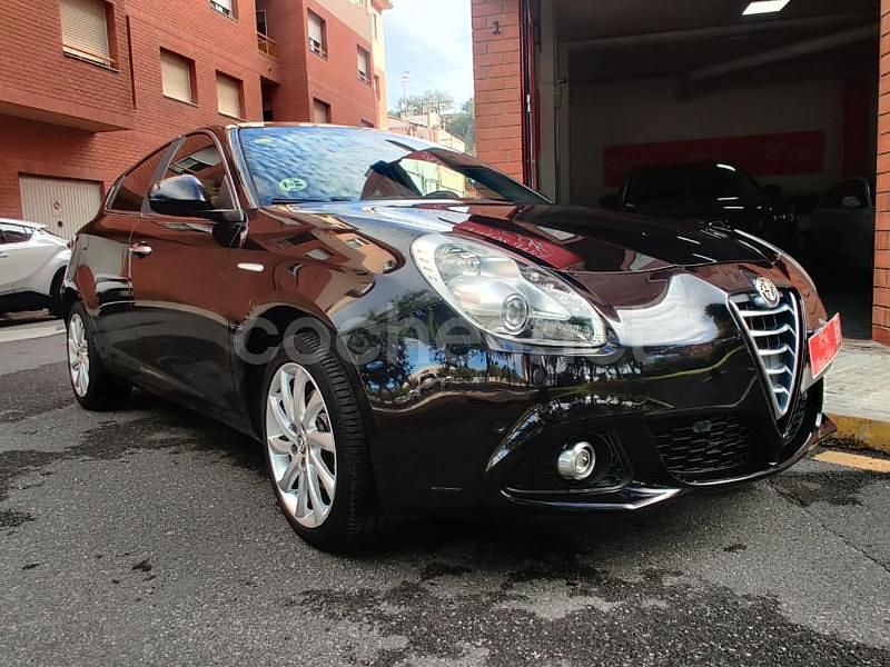Negro Usado 2014 Alfa Romeo Giulietta Sprint Utilitario | 8700 € (Caro) - Imagen 1/4