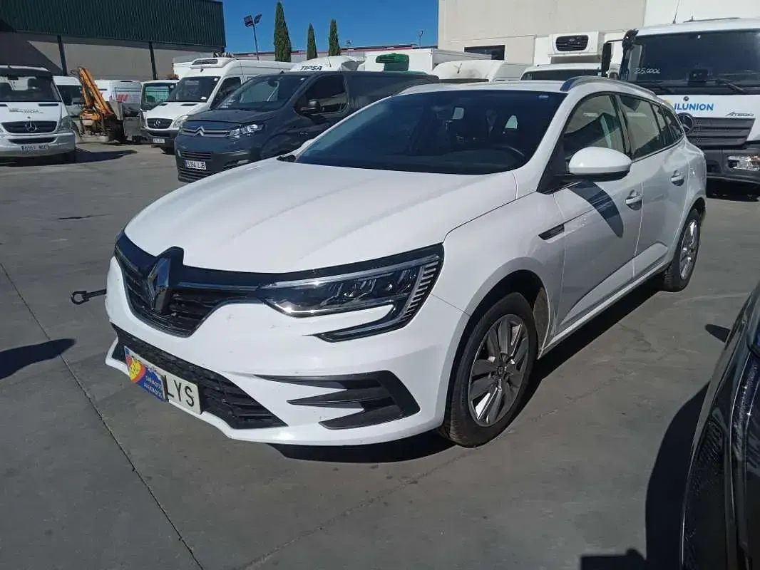 Usado Renault Mégane GrandTour Intens 116 CV (85 kW) 2022 Blanco Familiar
