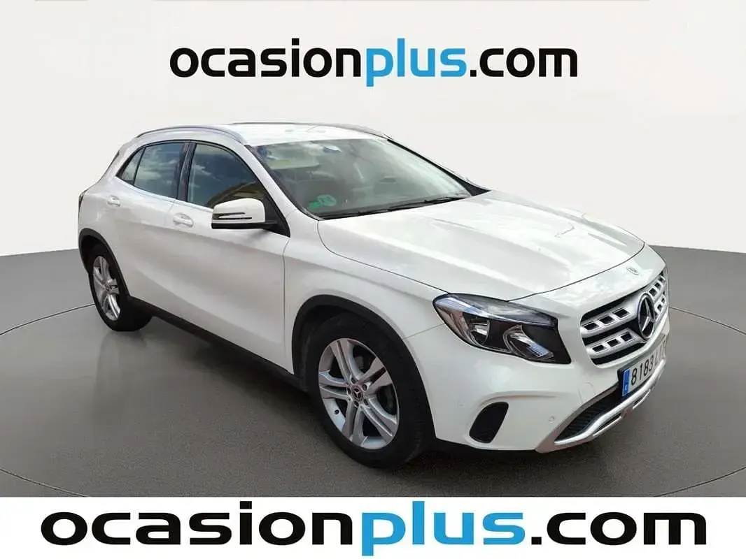 Usado Mercedes GLA180 122 CV (89 kW) 2020 Blanco SUV