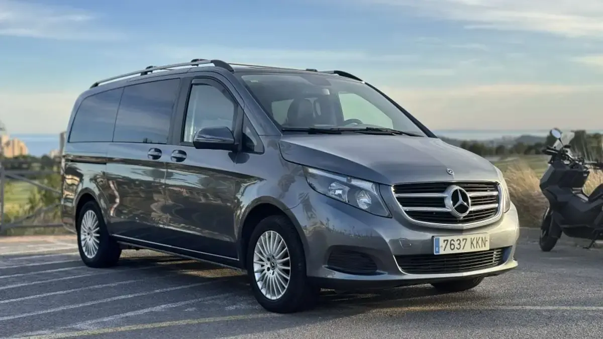 Usado Mercedes V220 163 CV (119 kW) 2018 Gris Monovolumen